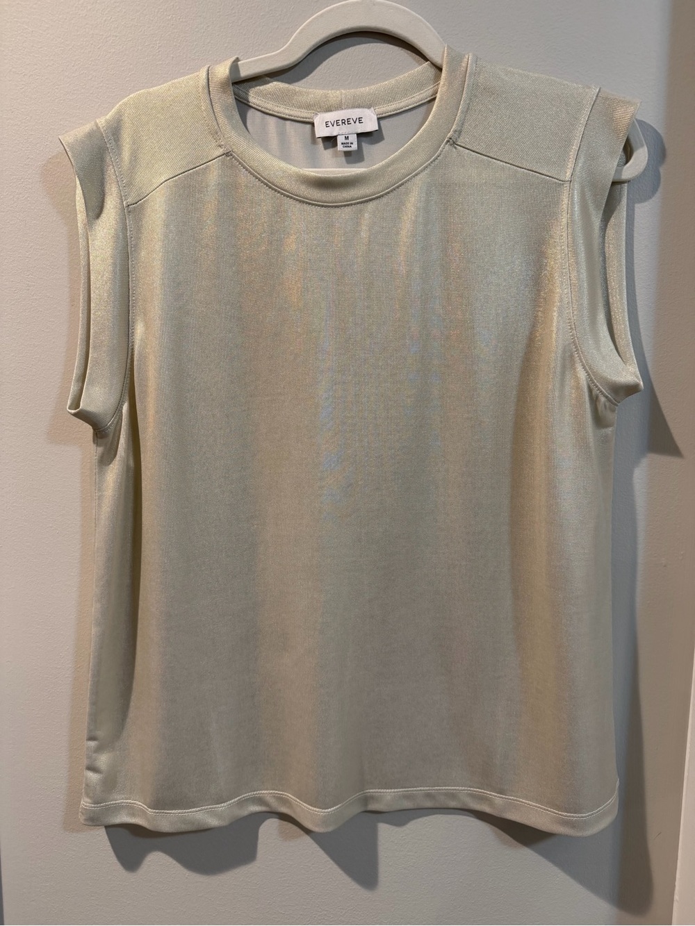 Evereve Sleeveless Crewneck Tank in Light Cream